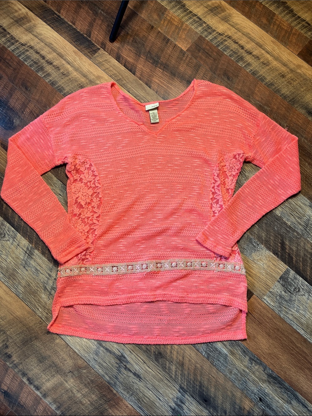 5/$25 Day Trip Corral knit Small Shirt box 38 - Picture 3 of 6